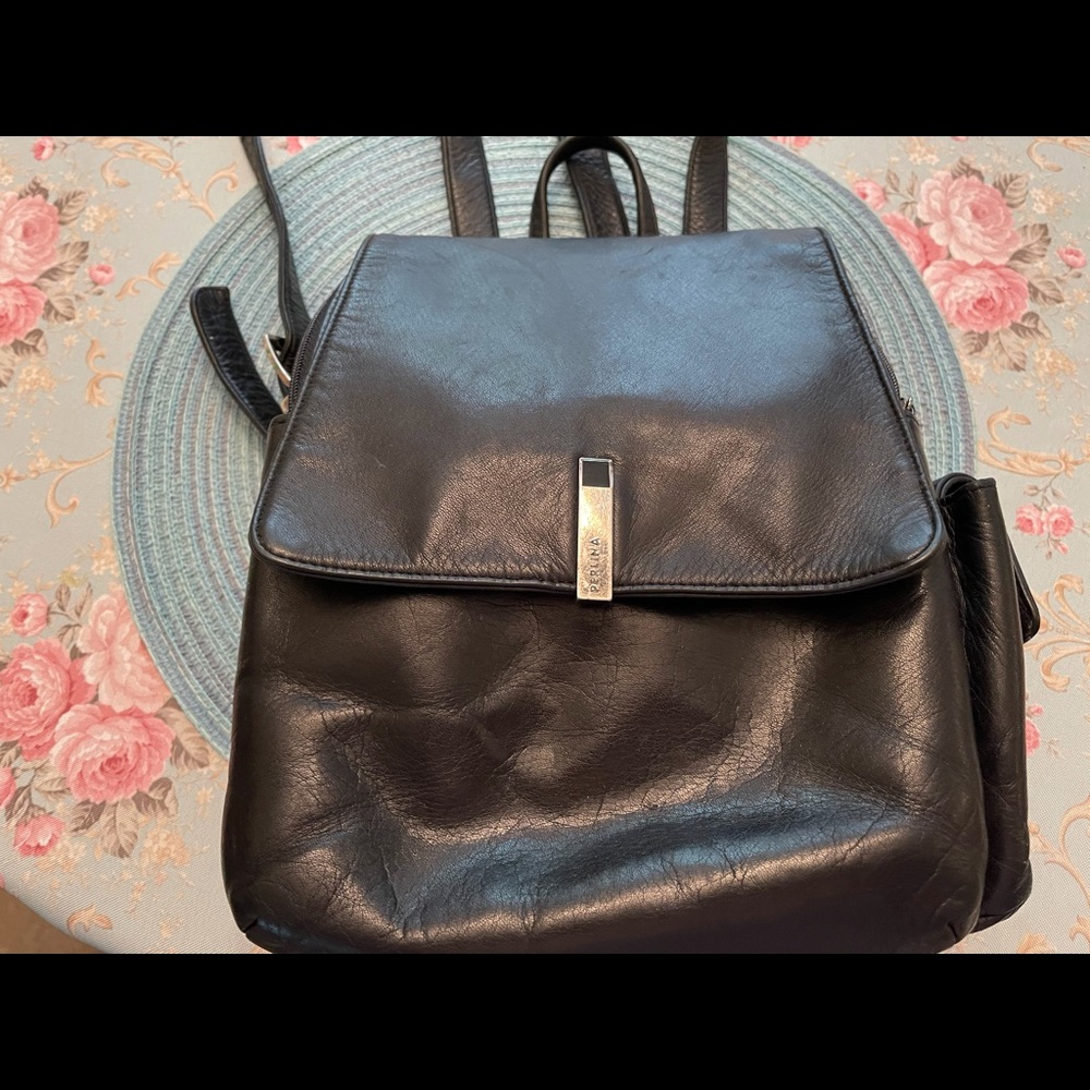 Perlina vintage black leather back pack